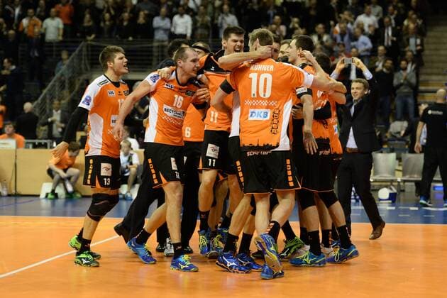 Volleyball, Herren, Saison 2016 17 CEV Champions League, 1. Spieltag, BR Volleys - Cucine Lube Civitanova, Jubel nach dem 3:1-Erfolg gegen Civitanova, 06.12.16,