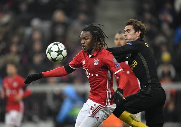 Zweikampf, Aktion Renato Sanches FC Bayern München gegen Antoine Griezmann Atletico Madrid Champions League CL Gruppenphase FC Bayern München FCB vs Atletico Madrid 06.12.2016