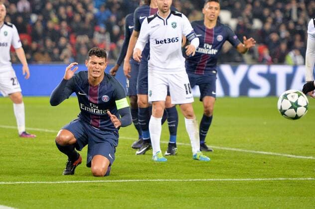 Fußball, CL, Paris St. Germain - Ludogorez Rasgrad 02 THIAGO SILVA (psg) - Paris, Frankreich - FUssball, Champions League, Paris Saint Germain PSG vs. PFC Ludogorets Razgrad - 06 12 2016 AnthonyBIBARD FEP Panoramic 