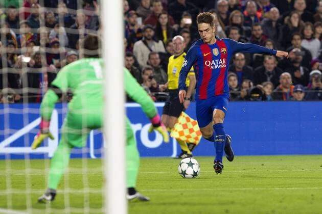 Fußball, CL, FC Barcelona - Borussia Mönchengladbach FC Barcelona Barca s midfielder Denis Suarez in action against Borussia Monchengladbach with his teammates during the Champions League 6th round match between FC Barcelona and Borussia Monchengladbach at Camp Nou stadium in Barcelona, Catalonia, Spain, 06 December 2016. BARCELONA VS. BORUSSIA MONCHENGLADBACH !ACHTUNG: NUR REDAKTIONELLE NUTZUNG!  BCN001 20161206-636166586689114455