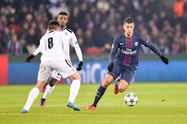 Fußball, CL, Paris St. Germain - Ludogorez Rasgrad 21 HATEM BEN ARFA (psg) - Paris, Frankreich - Fussball, Champions League, Paris Saint Germain PSG vs. PFC Ludogorets Razgrad - 06 12 2016 AnthonyBIBARD FEP Panoramic 