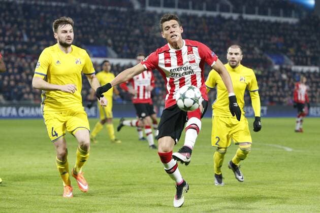 Fußball, CL, PSV Eindhoven - FK Rostow (L-R), Vladimir Granat of FK Rosto, Hector Moreno of PSV, Timofei Kalachev of FK Rostovduring the UEFA Champions League group D match between PSV Eindhoven and FK Rostov on December 06, 2016 at the Philips stadium in Eindhoven, The Netherlands. PSV v FK Rostov UEFA Champions League 2016 2017 xVIxJeroenxPutmansxIVx 6716285