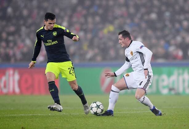 FUSSBALL CHAMPIONS LEAGUE SAISON 2016 2017 GRUPPENPHASE FC Basel - Arsenal London 06.12.2016 Granit Xhaka (li, Arsenal) gegen Bruder Taulant Xhaka (FC Basel) 