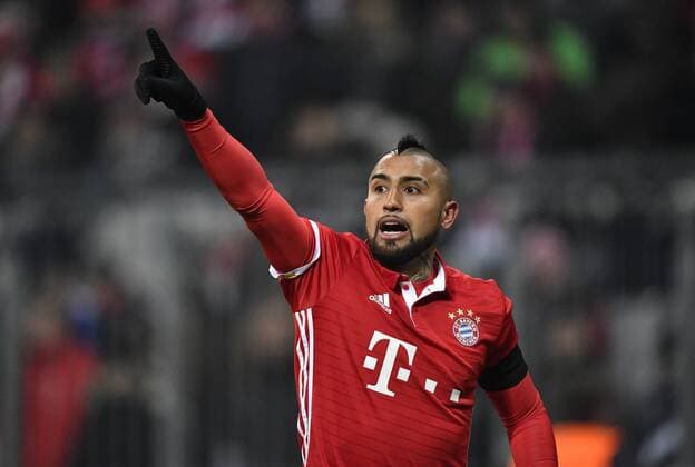 Arturo Vidal FC Bayern München Gestik, Geste Champions League CL Gruppenphase FC Bayern München FCB vs Atletico Madrid 06.12.2016