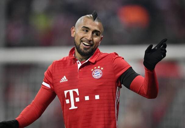 Arturo Vidal FC Bayern München Gestik, Geste Champions League CL Gruppenphase FC Bayern München FCB vs Atletico Madrid 06.12.2016