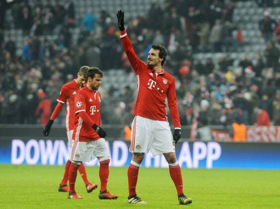 Die Bayern bedanken sich fuer die Unterstuetzung ,Mitte Mats Hummels (FC Bayern Muenchen) beim CL-Spiel zwischen FC Bayern Muenchen und Atletico Madrid am 06.12.2016. Munechen Copyright: xStuetzle xEibner-Pressefotox EP_wse