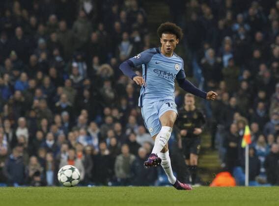 FuÃŸball, CL, Manchester City - Celtic Glasgow 06.12.2016. Manchester, England. UEFA Champions League football, group stages. Manchester City versus Glasgow Celtic. Manchester City midfielder Leroy Sane (19) plays the ball upfield. xAlanxMartinx  ActionPlus11817645