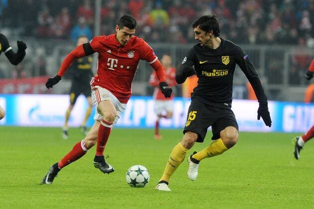 vl. Robert Lewandowski (FC Bayern Muenchen) gegen Stefan Savic (Madrid) , beim CL-Spiel zwischen FC Bayern Muenchen und Atletico Madrid am 06.12.2016. Munechen Copyright: xStuetzle xEibner-Pressefotox EP_wse