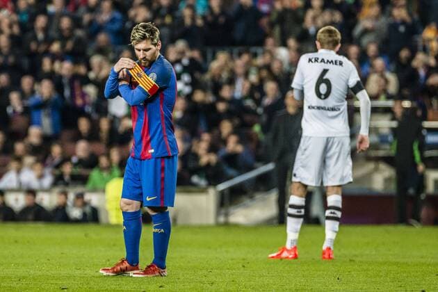 December 6, 2016 - Barcelona, Catalonia, Spain - FC Barcelona Barca forward MESSI takes on the teamcaptain s armband during the Champions League match against Borussia MoÂ¶nchengladbach at the Camp Nou stadium in Barcelona FC Barcelona 4:0 Gladbach - Champions League - ZUMAo105 20161206_zap_o105_064