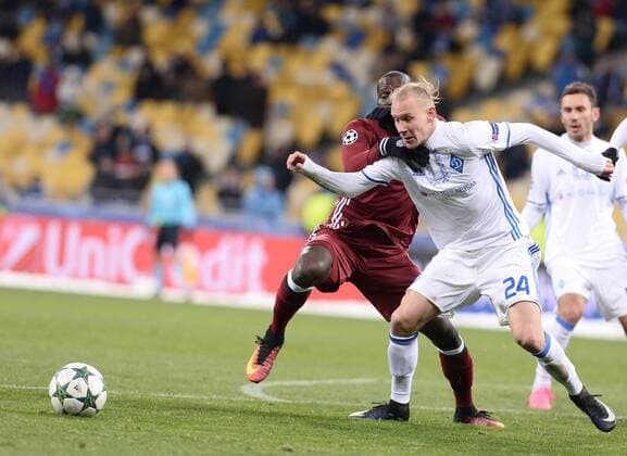UEFA Champions League Group B match between Dynamo Kiev and Besiktas at NSK Olympiyskiy Stadium in Kiev , Ukraine , December 06 , 2016. Final Score : Dynamo Kiev 6 - Besiktas 0 Pictured Vincent Aboubakar (L) of Besiktas and Domagoj Vida (R) of Dynamo Kiev. 