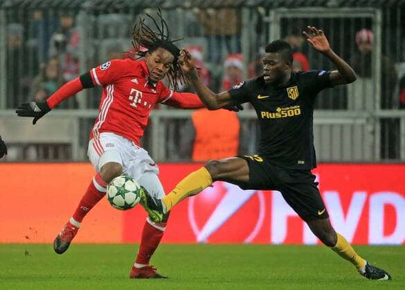 06.12.2016, CL, FCB vs Atletico Madrid, Allianz Arena Muenchen, im Bild: Renato Sanches (FCB) vs Thomas (Atletico Madrid)