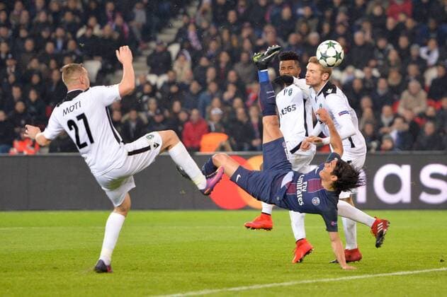 09 EDINSON CAVANI (psg) - 32 Ihor Plastun (lud) - BUT FOOTBALL : Paris Saint Germain vs Ludogorez Razgrad - Champions League - 06 12 2016 AnthonyBIBARD FEP Panoramic 