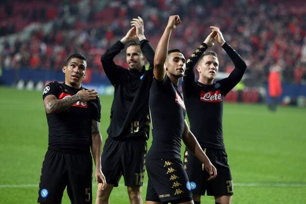 December 6, 2016 - Lisbon, Portugal - Napoli s team players celebrate their victory after the UEFA Champions League Group B football match SL Benfica vs Napoli at the Luz stadium in Lisbon, Portugal on December 6, 2016. Photo: UEFA Champions League Group B football match SL Benfica vs Napoli - ZUMAf123 20161206_zap_f123_006