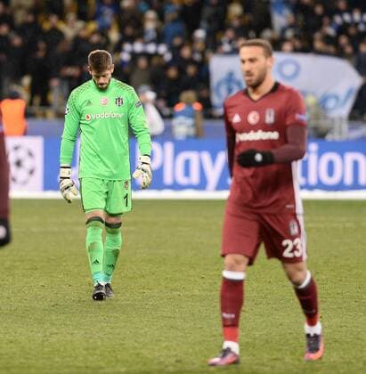Fußball, CL, Dynamo Kiew - Besiktas Istanbul UEFA Champions League Group B match between Dynamo Kiev and Besiktas at NSK Olympiyskiy Stadium in Kiev , Ukraine , December 06 , 2016. Final Score : Dynamo Kiev 6 - Besiktas 0 Pictured : Goalkeeper Fabri of Besiktas . 