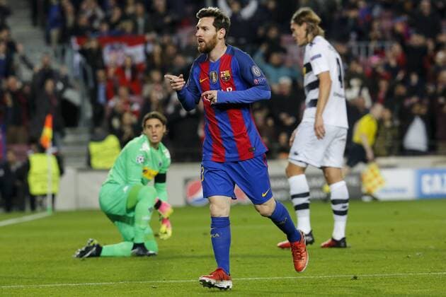 BARCELONA, Dec. 6, 2016 -- Barcelona s Lionel Messi (C) celebrates after scoring during the UEFA Champions League match against Borussia Monchengladbach at Camp Nou stadium in Barcelona, Spain, Dec. 6, 2016. Barcelona won 4-0. a) (SP)SPAIN-BARCELONA-SOCCER-BARCELONA VS BORUSSIA MONCHENGLADBACH PauxBarren 