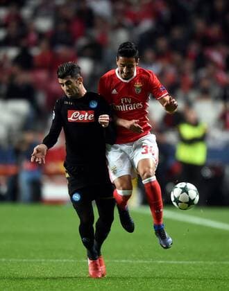 LISBON, Dec. 6, 2016 -- Benfica s Andre Almeida (R) vies with Napoli s Elseid Hysaj during the UEFA Champions League Group B soccer match at Luz stadium in Lisbon, Portugal, Dec. 6, 2016. Benfica lost to Napoli 1-2. ) (SP)PORTUGAL-LISBON-SOCCER-UEFA CHAMPIONS LEAGUE ZhangxLiyun 