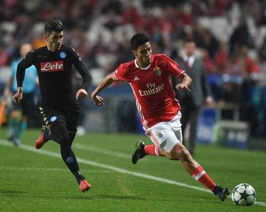 LISBON, Dec. 6, 2016 -- Benfica s Raul Jimenez (R) breaks through during the UEFA Champions League Group B soccer match against Napoli at Luz stadium in Lisbon, Portugal, Dec. 6, 2016. Benfica lost to Napoli 1-2. ) (SP)PORTUGAL-LISBON-SOCCER-UEFA CHAMPIONS LEAGUE ZhangxLiyun 