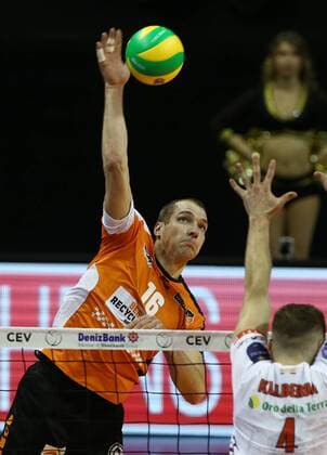 Wouter ter Maat im Angriff, Denys Kaliberda Volleyball CEV CL Championsleague Herren Saison 2016 2017 06.12.2016 BR Volleys Berlin BRV vs. Cucine Lube Civitanova