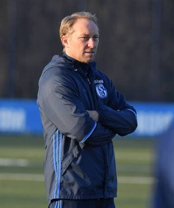 06.12.2016, Fussball, Saison 2016 2017, 1. Bundesliga, Training, FC Schalke 04, U23 Trainer Juergen Luginger, Jürgen Luginger
