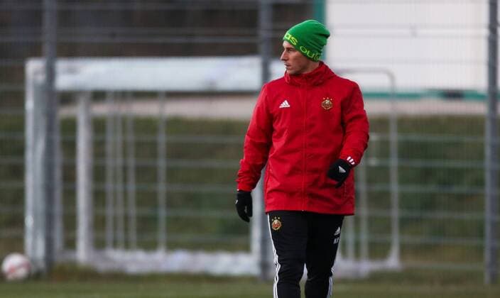 SOCCER - UEFA EL, Rapid vs Bilbao, preview VIENNA,AUSTRIA,07.DEC.16 - SOCCER - UEFA Europa League, group stage, SK Rapid Wien vs Athletic Club Bilbao, preview, training of Rapid. Image shows goalkeeper coach Helge Payer (Rapid). GEPAxpictures xPhilippxBrem