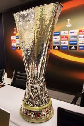 SOCCER - UEFA EL, RBS vs Schalke, preview SALZBURG,AUSTRIA,07.DEC.16 - SOCCER - UEFA Europa League, group stage, Red Bull Salzburg vs FC Schalke 04, preview, press conference PK Pressekonferenz of RBS. Image shows the Europa League trophy. GEPAxpictures xFelixxRoittner