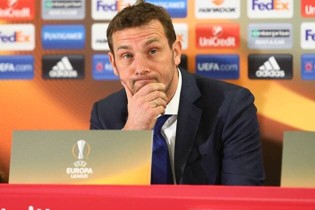Bilder des Tages - SPORT SOCCER - UEFA EL, RBS vs Schalke, preview SALZBURG,AUSTRIA,07.DEC.16 - SOCCER - UEFA Europa League, group stage, Red Bull Salzburg vs FC Schalke 04, preview, press conference PK Pressekonferenz of Schalke. Image shows head coach Markus Weinzierl (Schalke). GEPAxpictures xFelixxRoittner