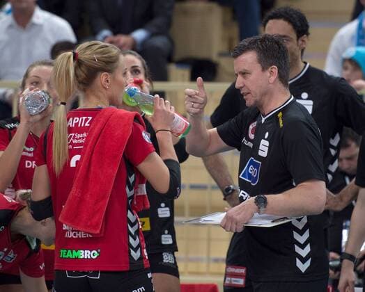 VOLLEYBALL - 1. BUNDESLIGA FRAUEN - 07.12.2016, VC WIESBADEN vs. DRESDNER SC, (VCW), (DSC), Alexander Waibl -