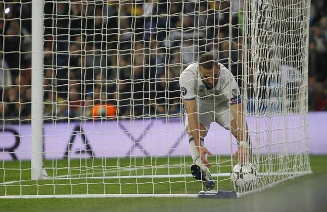 Soccer match between Real Madrid and Borussia Dortmund of the 2016 2017 Champions League, held at the Santiago Bernabeu stadium, in Madrid, December 7, 2016. Photo by J. Luis Cuesta 261 Cordon Press. Karim Benzema celebrates after scoring  xJosexLuisxCuestax xx
