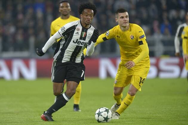 Fußball, CL, Juventus Turin - Dinamo Zagreb Juan Cuadrado Juventus, Amer Gojak Dinamo Torino 07-12-2016 Juventus Stadium Football Calcio Champions League 2016 2017 Juventus - Dinamo Zagreb . filippoxalfero