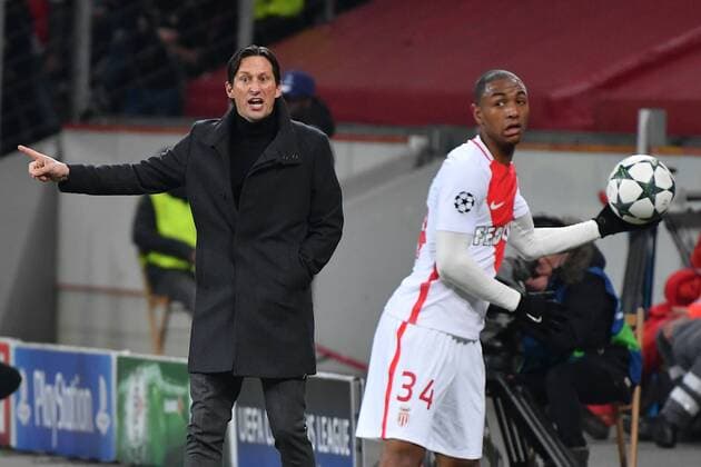GER, Bayer 04 Leverkusen (GER) vs. AS Monaco (FRA) 07.12.2016, BayArena, Leverkusen, Gruppe E, GER, Bayer 04 Leverkusen (GER) vs. AS Monaco (FRA) im Bild: Roger Schmidt (Trainer Leverkusen), und ABDOU DIALLO (AS Monaco 34) Foto © nordphoto Meuter nordphotox xMeuter