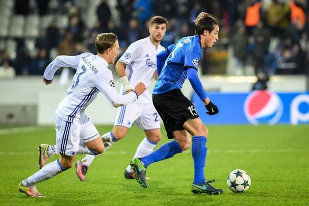 Fußball, CL, FC Brügge - FC Kopenhagen Kobenhavn s Ludwig Augustinsson and Club s Tomas Pina fight for the ball during the sixth and last game of the group stage of the Europa League competition between Belgian soccer team Club Brugge and Dannish club FC Kopenhagen, in the group G, Wednesday 07 December 2016, in Brugge. LUCxCLAESSEN  x04993164x