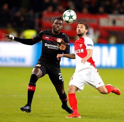 Leverkusen, Germany 07.12.2016, Champions League Gruppe E, 6. Spieltag, Bayer Leverkusen vs AS Monaco FC, Zweikampf Danny Vieira da Costa (Leverkusen, L) gegen Gabriel Boschilia (Monaco). ( DeFodi512