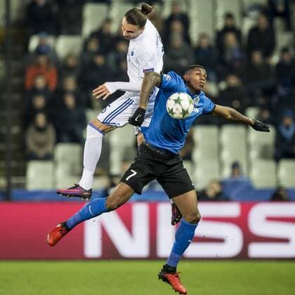 Fußball, CL, FC Brügge - FC Kopenhagen (L-R) Erik Johansson of FC Kopenhagen, Wesley of Club Bruggeduring the UEFA Champions League group G match between Club Brugge and FC Kopenhagen on December 07, 2016 at the Jan Breydel stadium in Bruges, Belgium. Club Brugge v FC Kopenhagen UEFA Champions League 2016 2017 xVIxGerritxvanxKeulenxIVx 6721829