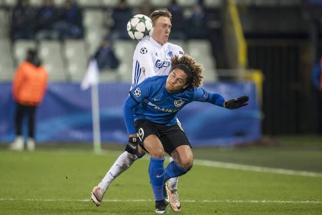 Fußball, CL, FC Brügge - FC Kopenhagen (L-R) Ludwig Augustinsson of FC Kopenhagen, Felipe Gedoz of Club Bruggeduring the UEFA Champions League group G match between Club Brugge and FC Kopenhagen on December 07, 2016 at the Jan Breydel stadium in Bruges, Belgium. Club Brugge v FC Kopenhagen UEFA Champions League 2016 2017 xVIxGerritxvanxKeulenxIVx 6721833
