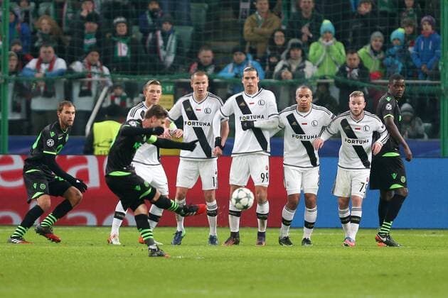 Fußball, CL, Legia Warschau - Sporting Lissabon 07.12.2016 WARSZAWA, FOOTBALL, UEFA CHAMPIONS LEAGUE - LEGIA WARSZAWA - SPORTING LISBON: JAKUB RZEZNICZAK ADAM HLOUSEK ALEKSANDAR PRIJOVIC VADIS ODJIDJA OFOE THIBAULT MOULIN  161207PYK0133