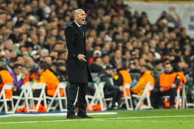 Madrid, Spain 07.12.2016, UEFA Champions League - 2016 17 Season, Group F - Matchday 6, Real Madrid - BV Borussia Dortmund, Trainer Zinedine Zidane (Real Madrid) gestikuliert ( DeFodi048