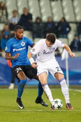 Fußball, CL, FC Brügge - FC Kopenhagen Club s Stefano Denswil and Kobenhavn s Andrija Pavlovic fight for the ball during the sixth and last game of the group stage of the Europa League competition between Belgian soccer team Club Brugge and Dannish club FC Kopenhagen, in the group G, Wednesday 07 December 2016, in Brugge. KURTxDESPLENTER  x04993199x
