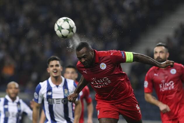 Fußball, CL, FC Porto - Leicester City December 7, 2016 - Porto, Porto, Portugal - Leicester City s defender Wes Morgan during the UEFA Champions League Group G, match between FC Porto and Leicester City FC, at Dragao Stadium in Porto on December 7, 2016. FC Porto vs Leicester City FC - UEFA Champions League  - ZUMAn230 20161207_zaa_n230_091