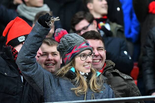 Bilder des Tages - SPORT GER, Bayer 04 Leverkusen (GER) vs. AS Monaco (FRA) 07.12.2016, BayArena, Leverkusen, Gruppe E, GER, Bayer 04 Leverkusen (GER) vs. AS Monaco (FRA) im Bild: Bayer Fans klingeln mit den Schlüssel nordphotox xMeuter