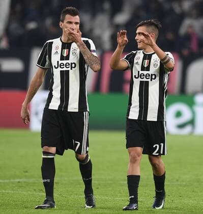 Fußball, CL, Juventus Turin - Dinamo Zagreb Mg Torino 07 12 2016 - Champions League Juventus-Dinamo Zagabria: Paulo Dybala-Mario Mandzukic 