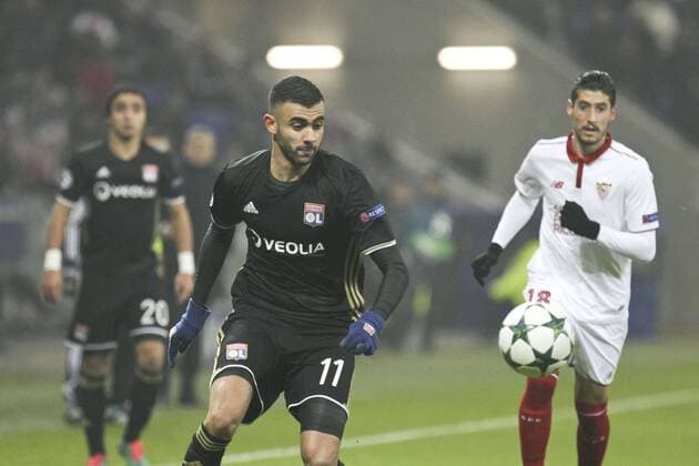 Fußball, CL, Olympique Lyon - FC Sevilla December 7, 2016 - DoÂ©Cines-Charpieu, Lyon, France - Lyon s French Algerian midfielder Rachid Ghezzal during the UEFA Champions League Group H football match between Olympique Lyonnais (OL) and FC Sevilla at the Parc Olympique Lyonnais in DoÂ©cines-Charpieu near Lyon, southeastern France, on December 7, 2016. Olympique Lyonnais v FC Sevilla - Champions League  - ZUMAn230 20161207_zaa_n230_109