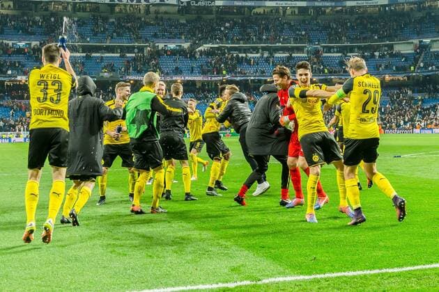 Madrid, Spain 07.12.2016, UEFA Champions League - 2016 17 Season, Group F - Matchday 6, Real Madrid - BV Borussia Dortmund, schlussjubel Dortmund ( DeFodi048