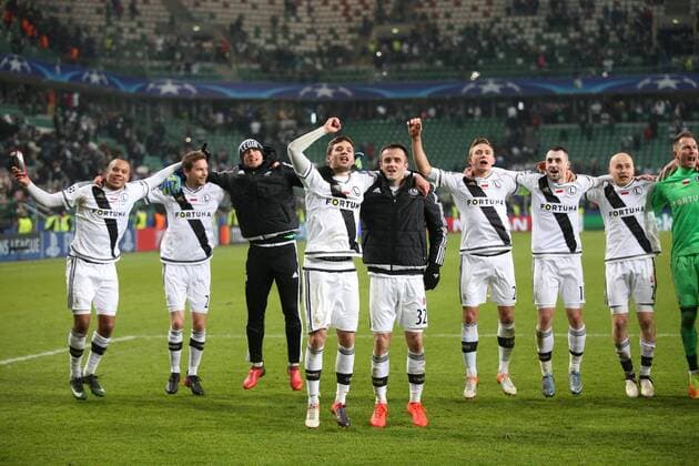 Fußball, CL, Legia Warschau - Sporting Lissabon 07.12.2016 WARSZAWA, FOOTBALL, UEFA CHAMPIONS LEAGUE - LEGIA WARSZAWA - SPORTING LISBON: 1:0 VADIS ODJIDJA OFOE KASPER HAMALAINEN RADOSLAW CIERZNIAK BARTOSZ BERESZYNSKI MIROSLAV RADOVIC JAKUB RZEZNICZAK MICHAL KUCHARCZYK MICHAL PAZDAN  161207PYK0152
