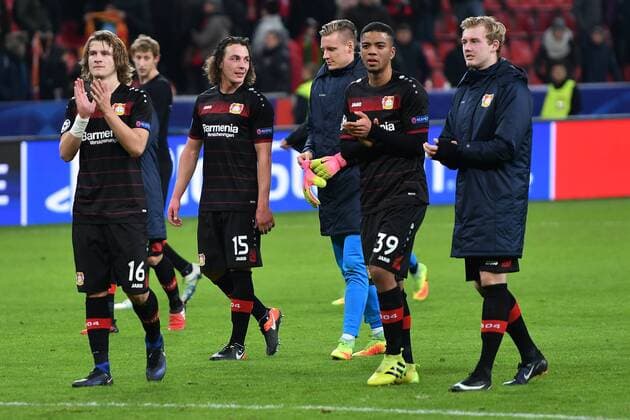 GER, Bayer 04 Leverkusen (GER) vs. AS Monaco (FRA) 07.12.2016, BayArena, Leverkusen, Gruppe E, GER, Bayer 04 Leverkusen (GER) vs. AS Monaco (FRA) im Bild: Leverkusener bedanken sich bei den Fans. nordphotox xMeuter