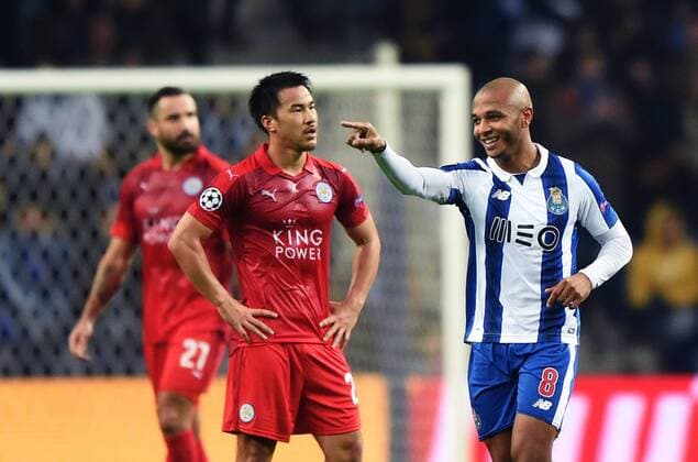 PORTO, Dec.7, 2016 -- Porto s Yacine Brahimi(R) celebrates his goal during the UEFA Champions League Group G football match between FC Porto and Leicester City FC at Dragon stadium in Porto, Portugal, Dec. 7, 2016. Porto won 5-0. ) (SP)PORTUGAL-PORTO-UEFA CHAMPIONS LEAGUE ZhangxLiyun 