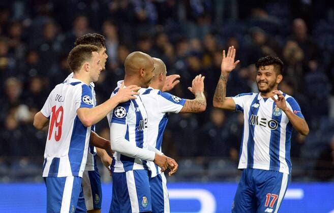 PORTO, Dec.7, 2016 -- Porto s players celebrate their goal during the UEFA Champions League Group G football match between FC Porto and Leicester City FC at Dragon stadium in Porto, Portugal, Dec. 7, 2016. Porto won 5-0. ) (SP)PORTUGAL-PORTO-UEFA CHAMPIONS LEAGUE ZhangxLiyun 