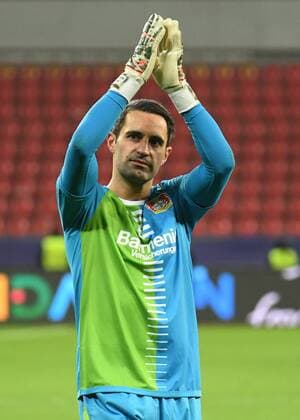 Fussball, UEFA Champions League, Saison 2016 2017, Bayer 04 Leverkusen- AS Monaco FC , 07.12.2016, Bayarena Leverkusen, Ramazan Özcan TW Bayer 04 Leverkusen, Aktion, Einzelbild