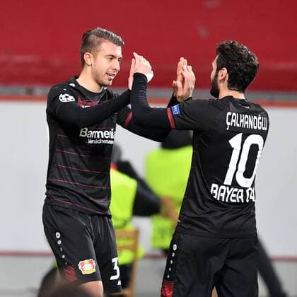 Fussball, UEFA Champions League, Saison 2016 2017, Bayer 04 Leverkusen- AS Monaco FC, 07.12.2016, Bayarena Leverkusen, Vladlen Yurchenko, Hakan Calhonoglu, Bayer 04 Leverkusen,
