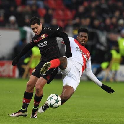 Fussball, UEFA Champions League, Saison 2016 2017, Bayer 04 Leverkusen- AS Monaco, FC, 07.12.2016, Bayarena Leverkusen, Chicharito Bayer 04 Leverkusen, Kevin NâÄ™Doram, AS Monaco FC