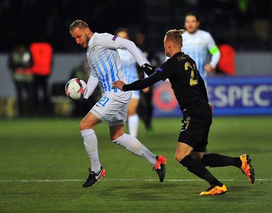 Zurich s Dzengis Cavusevic and Osmanlispor s aclav Prochazka during Osmanlispor - Zurich UEFA Europa League at Osmanli Stadium, Ankara, Dec 8th, 2016. (Hikmet Saatci - Depo Photos)  15577797